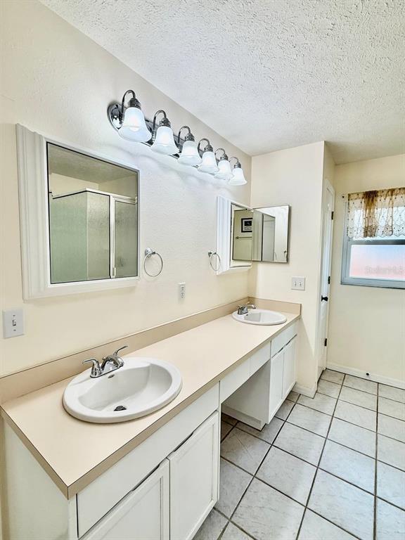 Building Photo - 9815 La Vonda St