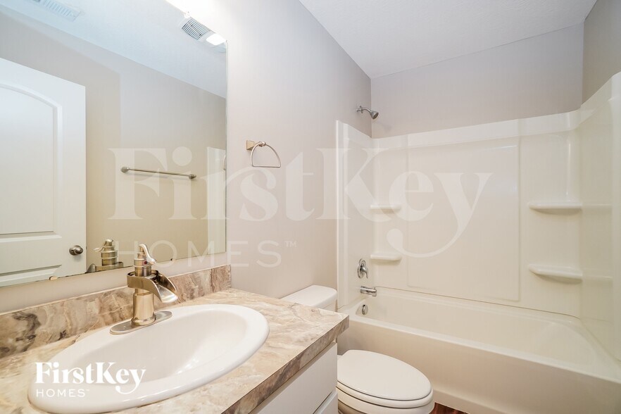 Building Photo - 5602 Tarboro Pl