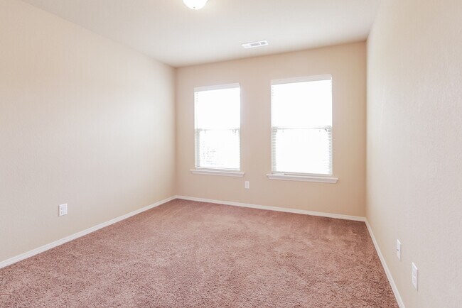 Building Photo - 1140 Oak Glenn Loop