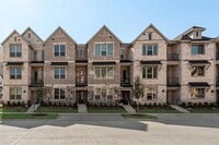 Building Photo - 4221 Willow Pond Dr