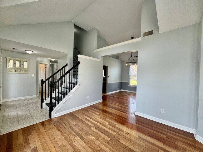 Building Photo - 910 Cantor St