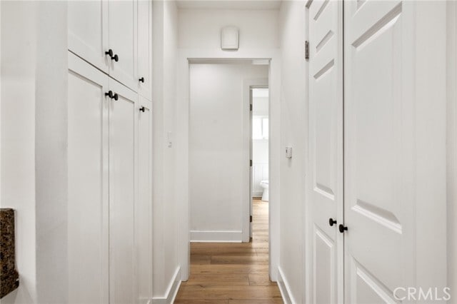 Building Photo - 413 N Paulina Ave