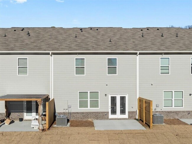 Building Photo - 2203 Blue Monarch Dr