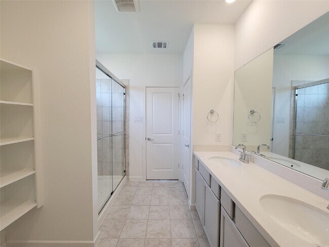 Building Photo - "Charming 4-Bed Retreat on Primrose Myrtle Ln, Cypress - Spacious Living with 2.5 Baths!"