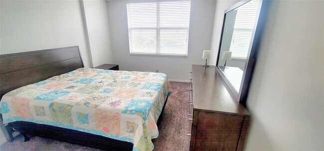 Building Photo - 1009 N Ocean Blvd