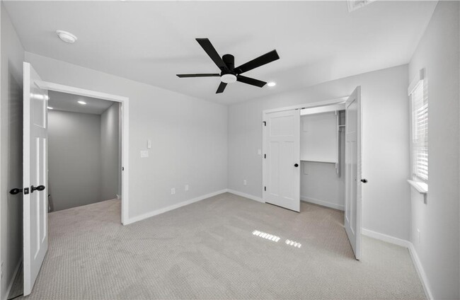 Building Photo - 603 Cosmos St