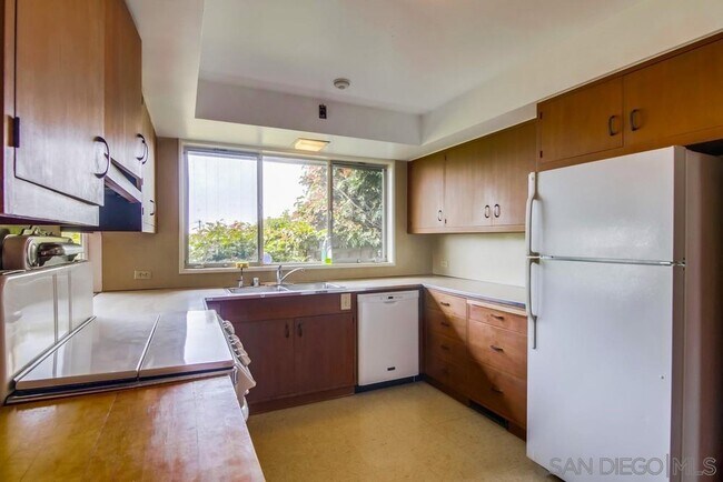 Building Photo - 631 San Gorgonio St