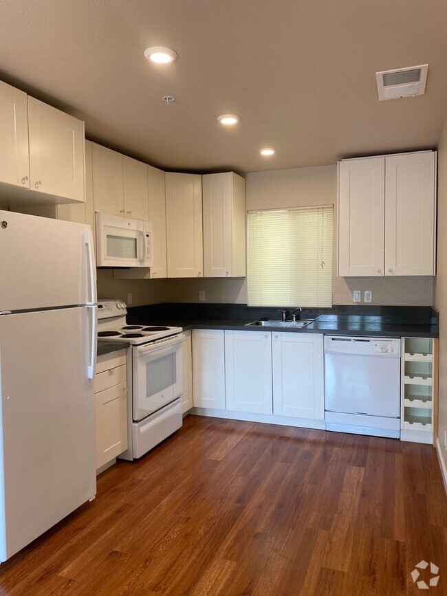 Building Photo - 1 Bedroom HOME in Downtown Davis
