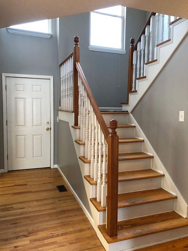 Primary Photo - COMING SOON!! 5 Bed, 3.5 Bath, Pet Friendly!!