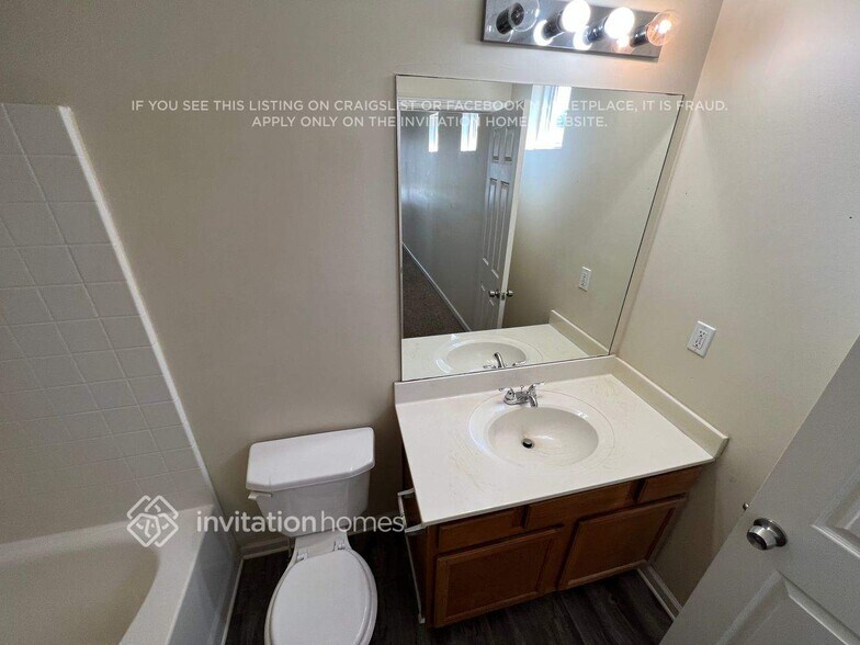 Building Photo - 170 Meadowridge Dr