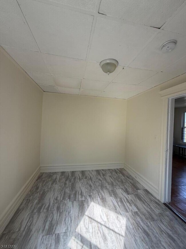 Building Photo - 92 S 8th St