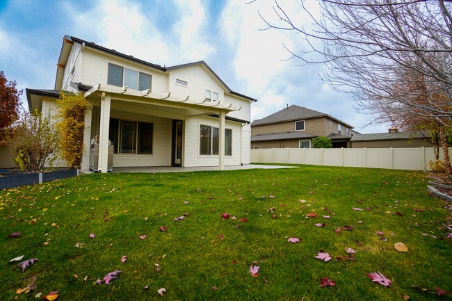 Building Photo - 2303 E Fratello St