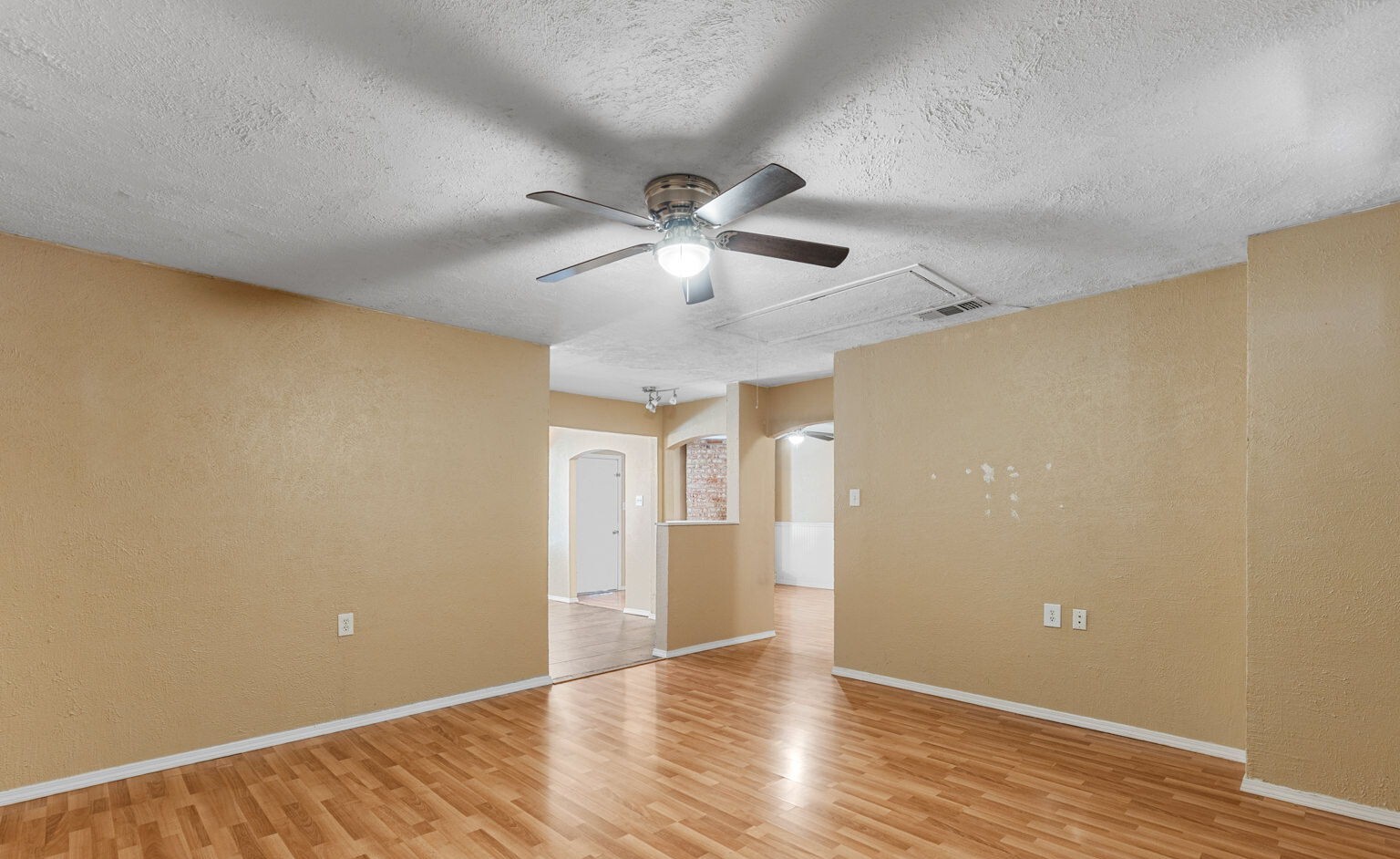 Building Photo - 216 Dirks Dr