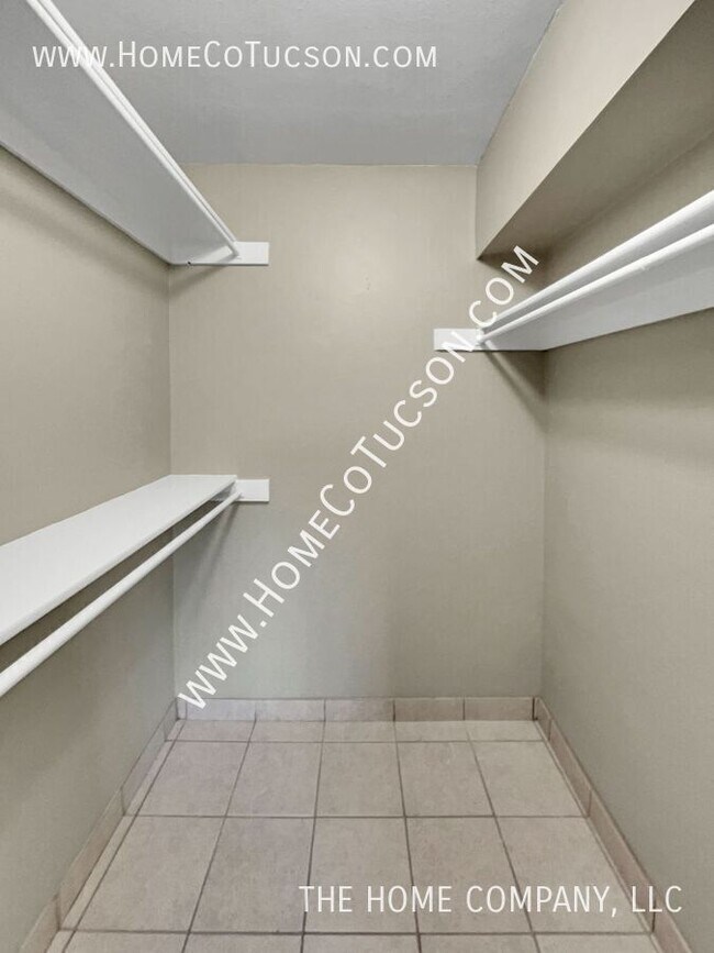 Building Photo - 3993 N Campbell Ave