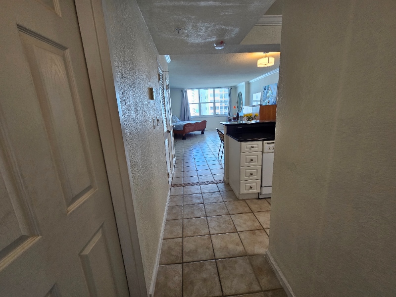 Building Photo - 2501 S Ocean Dr