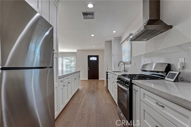 Building Photo - 6851 Forbes Ave