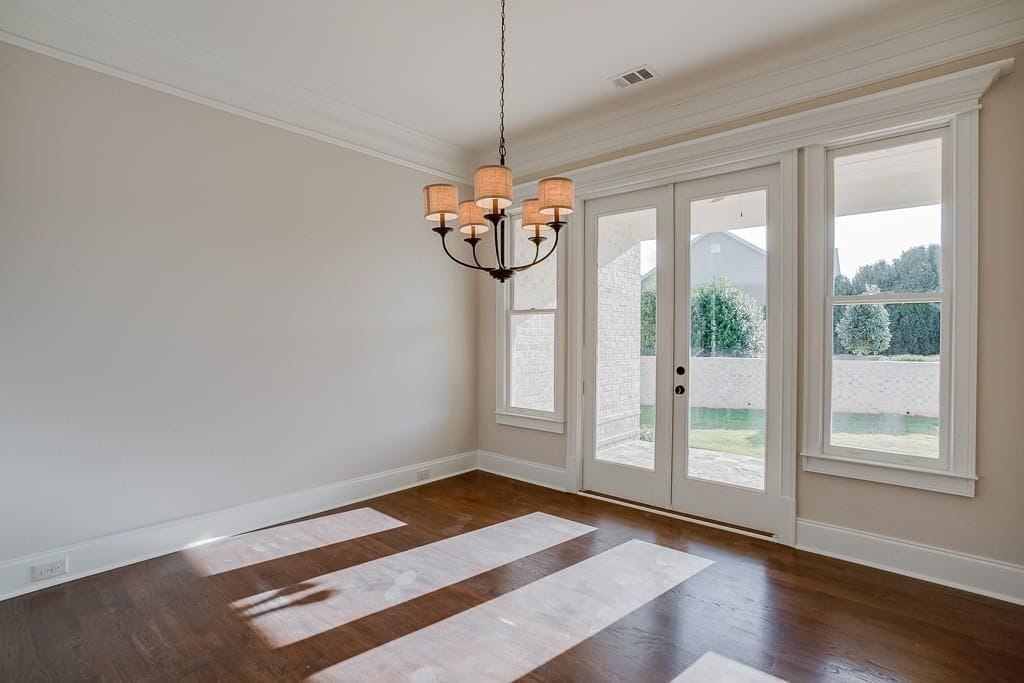 Building Photo - 5869 Chickasaw Ln