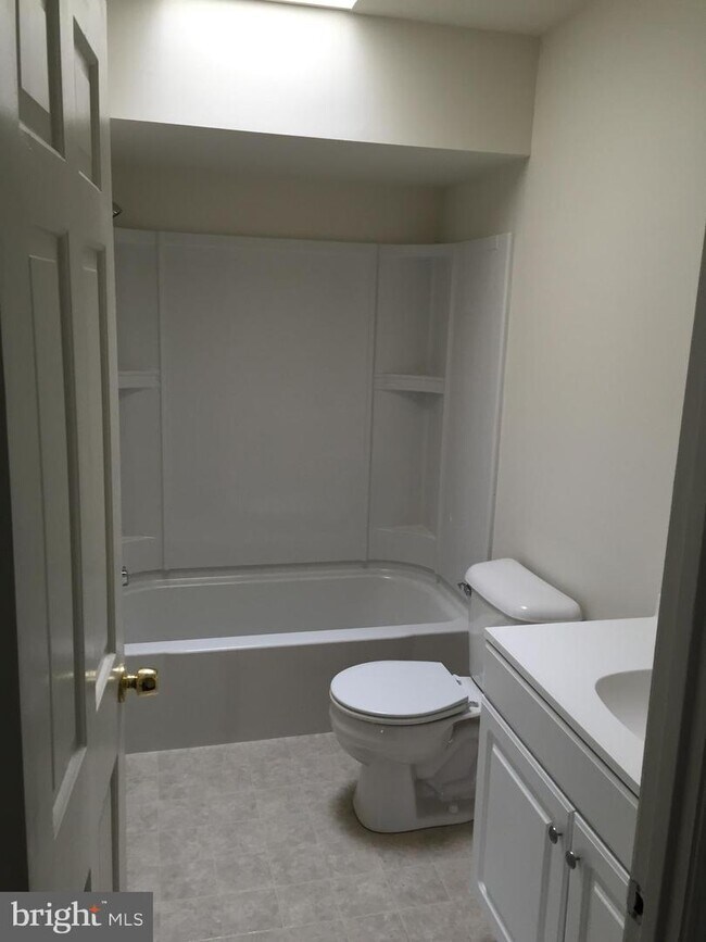 Building Photo - 809 N Bethlehem Pike