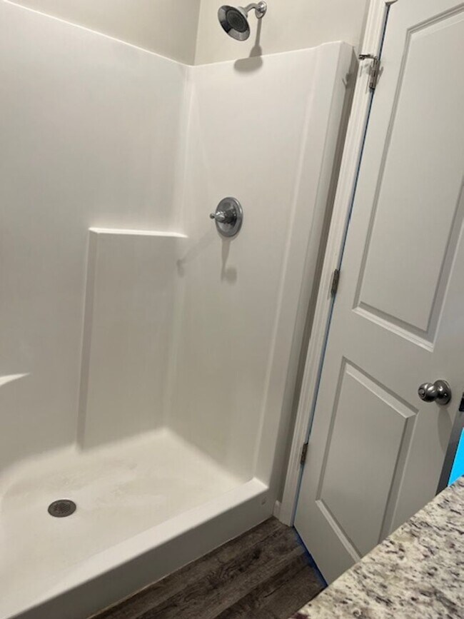 Building Photo - 3 Bedroom 2 Bath Duplex Located in Andover