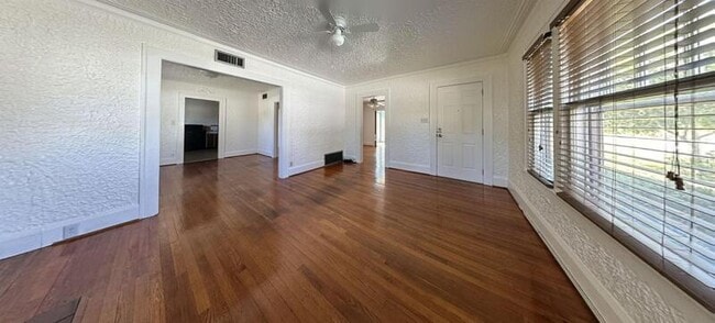 Building Photo - 1013 23rd St W