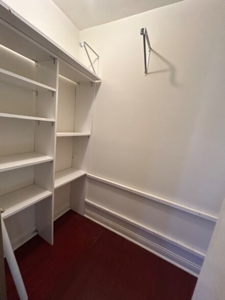 Building Photo - 14520 Harvey Ave