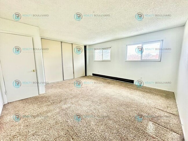 Building Photo - Charming 2-Bedroom, 1.5-Bathroom Condo in Reno!