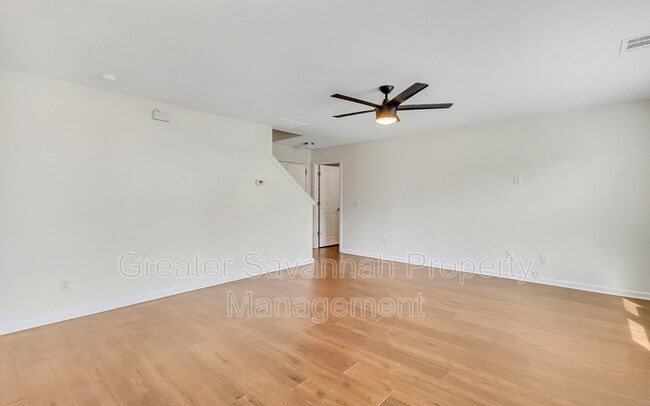 Building Photo - 40 Burnt Oak Rd