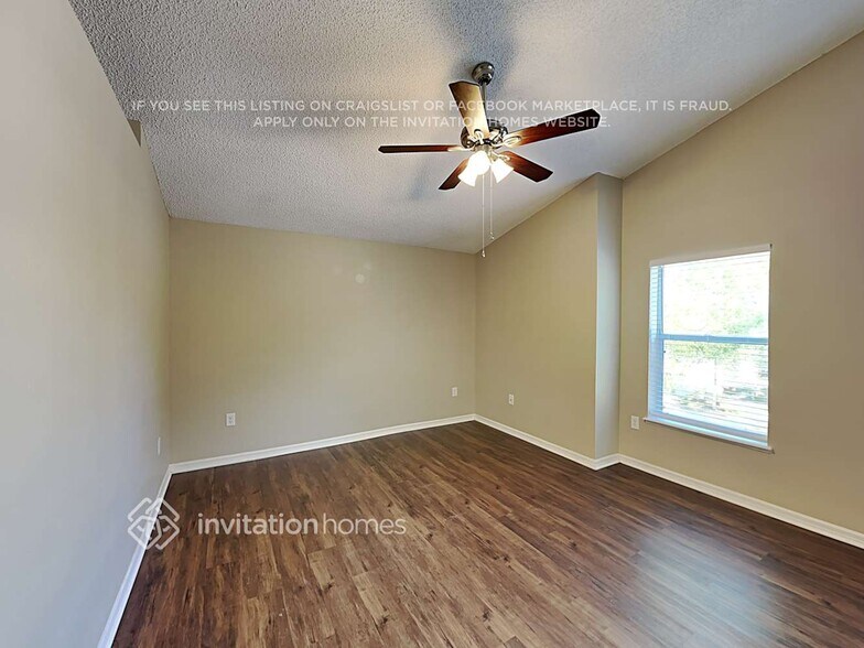 Building Photo - 10504 Opus Dr