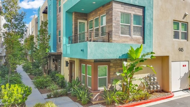 Building Photo - 945 E Mason Ln