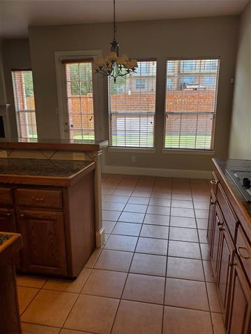 Building Photo - 532 Silver Maple Dr