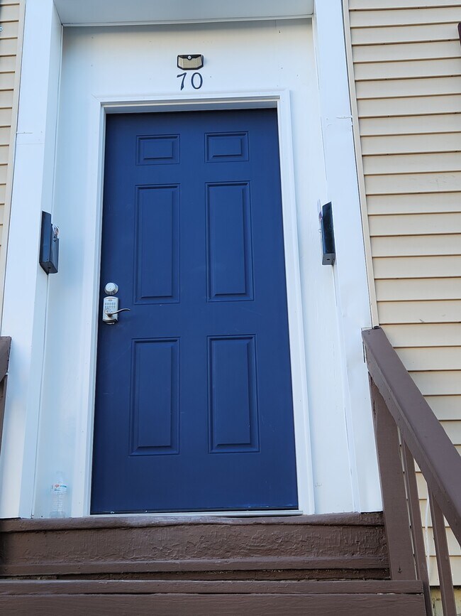 Building Photo - 70 Dana Ave