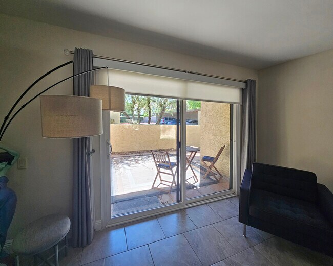 Building Photo - 2160 S Palm Canyon Dr