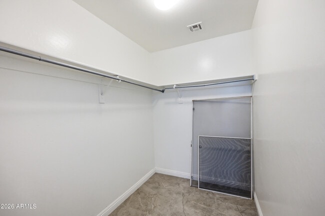Building Photo - 1330 S 121st Dr