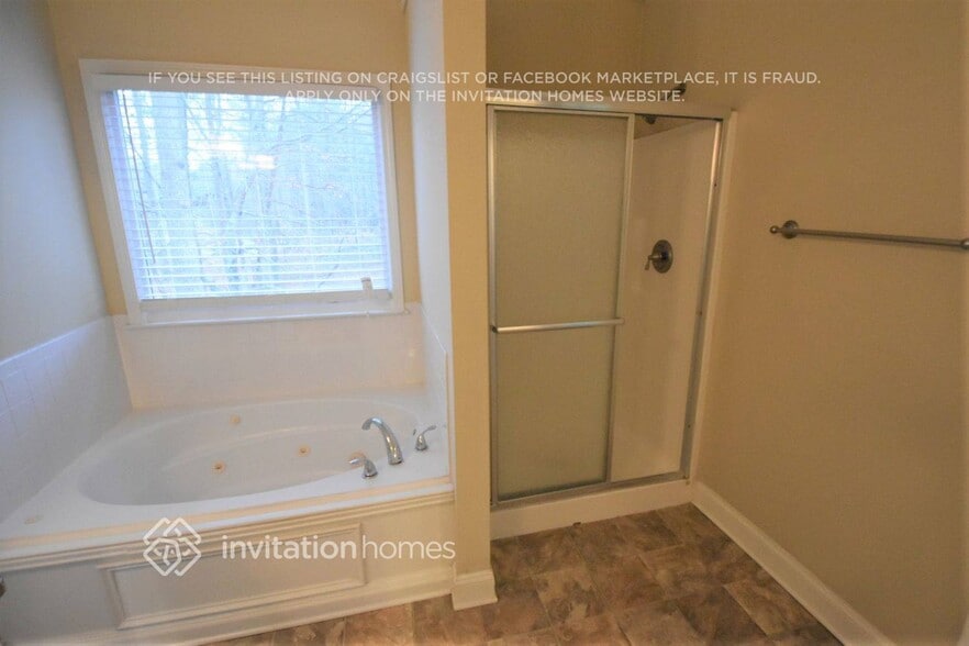 Building Photo - 4360 Riverlake Way