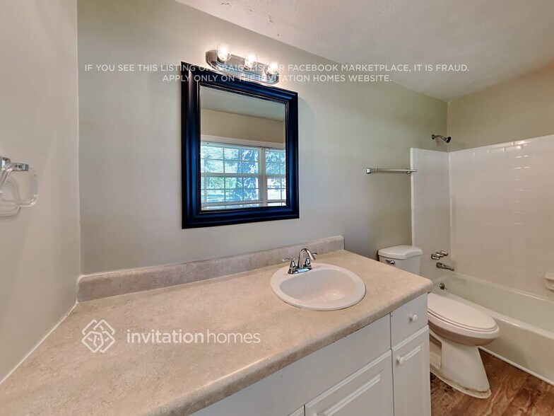 Building Photo - 2907 Spring Lake Dr