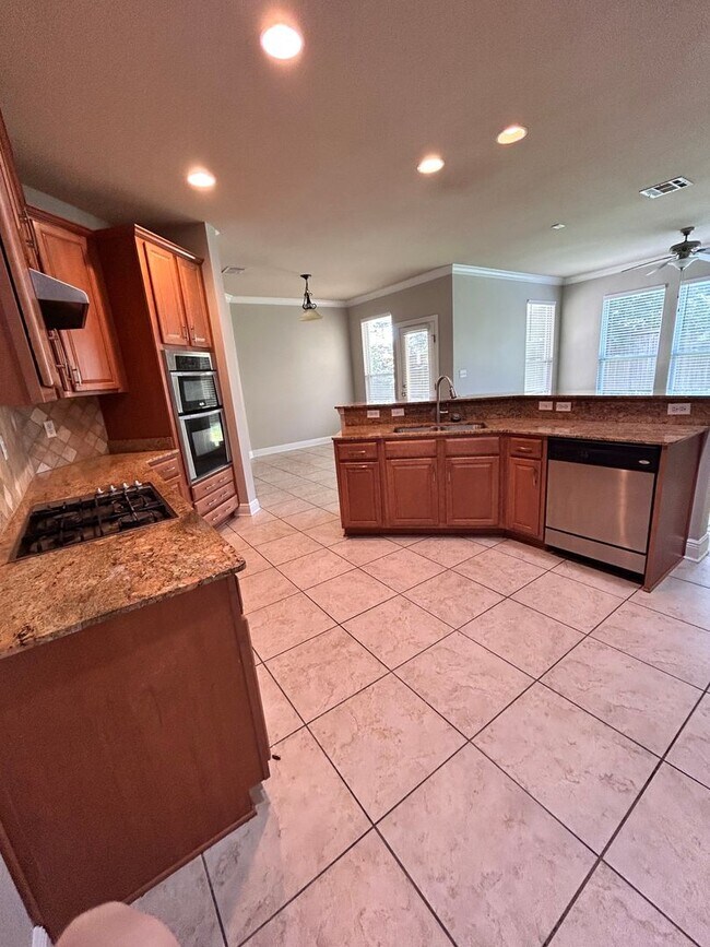 Building Photo - 5206 Lone Pine Ln