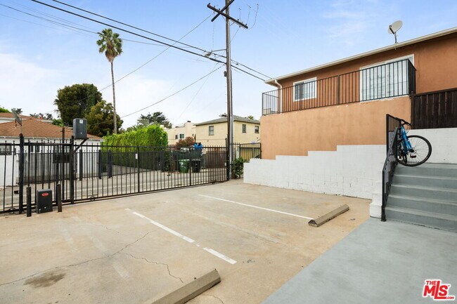 Building Photo - 1934 18th St