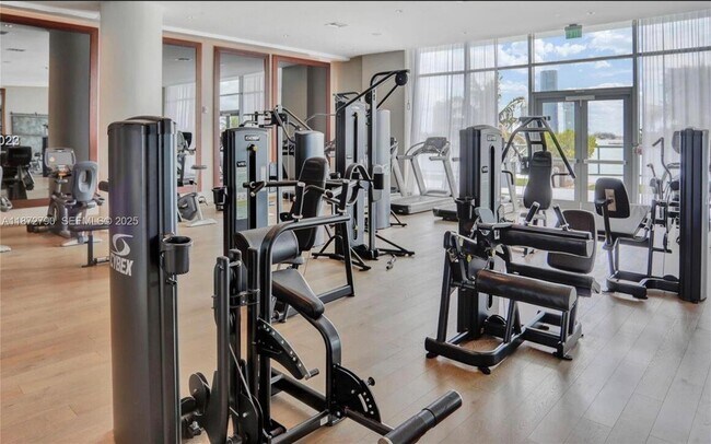 Building Photo - 3250 NE 188th St