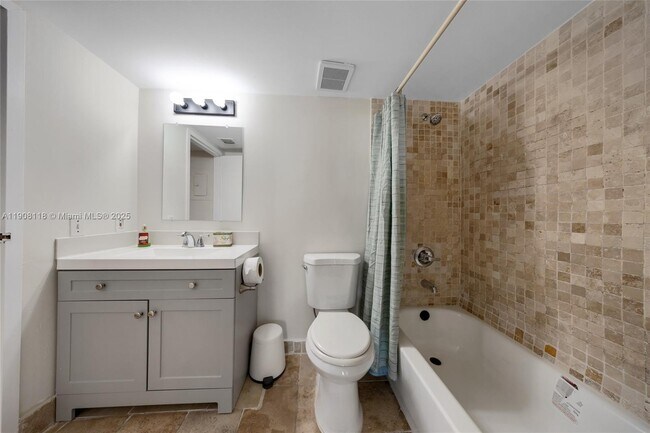 Building Photo - 7601 E Treasure Dr