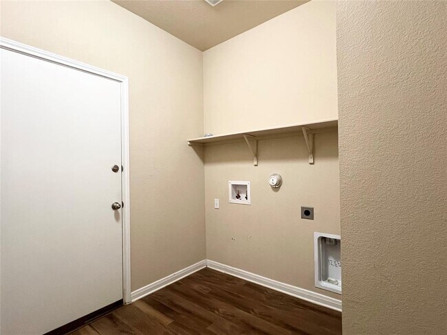 Building Photo - 104 Lassy Cove