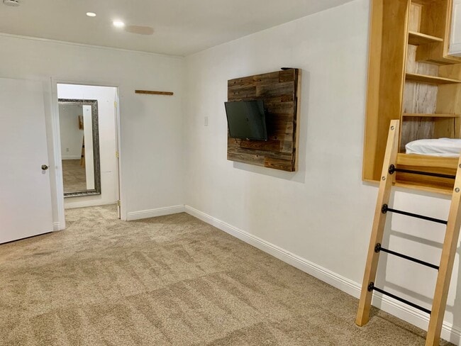 Building Photo - 735 N Trigo Ln