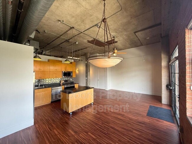 Building Photo - 3940 7th Ave
