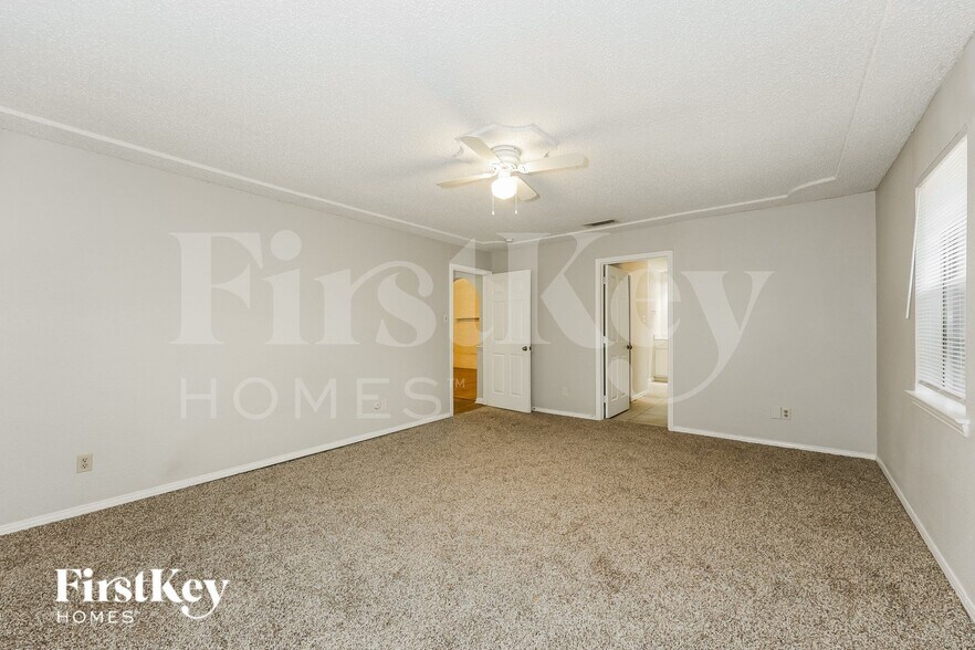 Building Photo - 3417 Willowcrest Dr