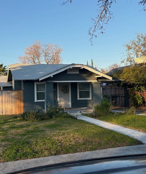 Building Photo - 435 E Yale Ave