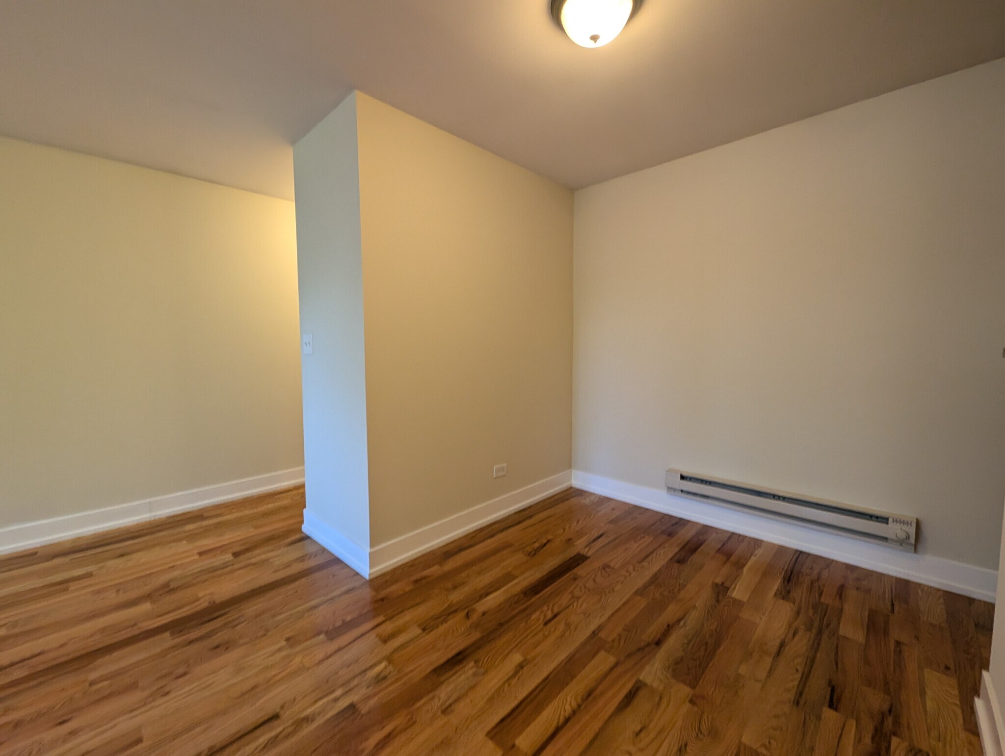 Building Photo - 557 W Arlington Pl