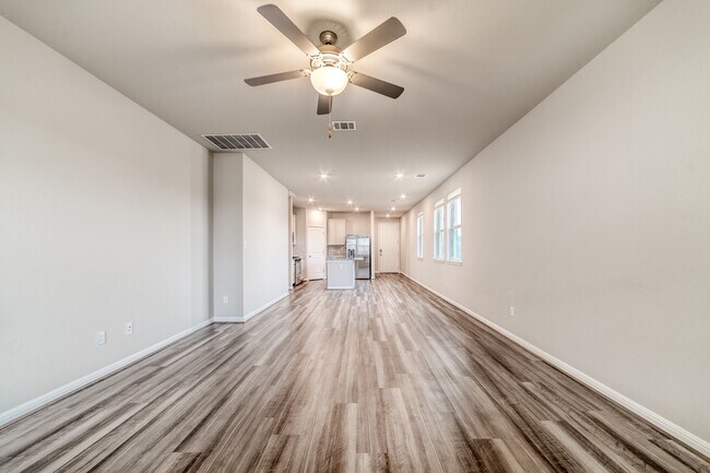 Building Photo - 101 Red Cedar Ct
