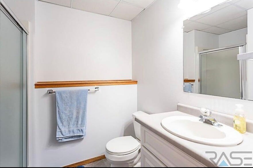 Building Photo - 2720 S Maywood Dr