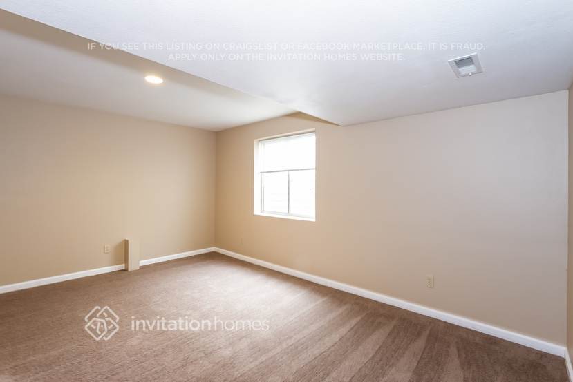 Building Photo - 392 Balsa Dr