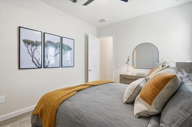 Building Photo - 15917 Tradewind Ter