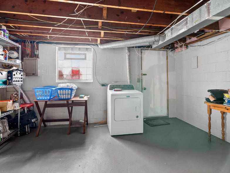 Building Photo - 1082h Mt Hope Ave